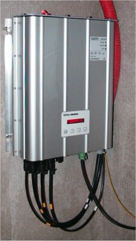 Onduleur solaire installé pour convertir le courant continu en alternatif